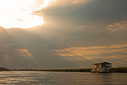 //Kabbo Houseboat - Okavango Wildlife Safari