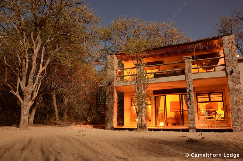 A Forest Villa with a day bed - Camelthorn Lodge